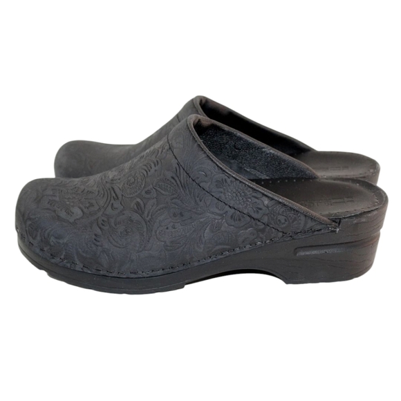 Bjork Swedish Comfort Tooled Leather Black Patterned Clogs Sz 10 - Picture 9 of 10